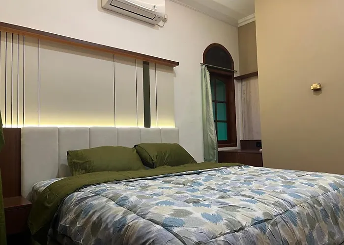Guest House Omah Ningrat Surabaya