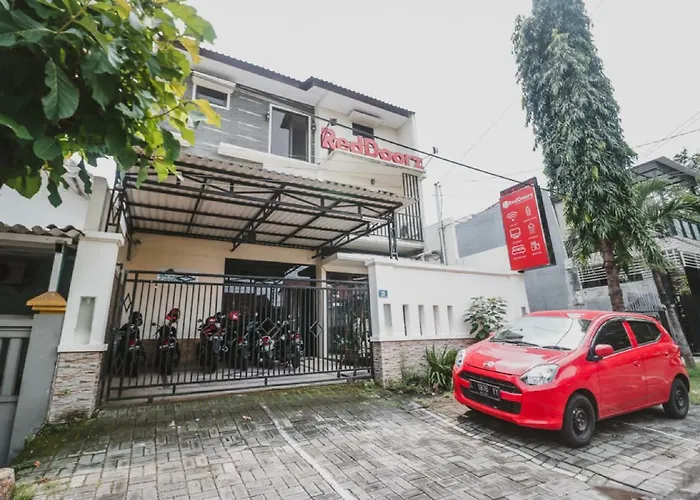 RedDoorz @ Mayjen Sungkono Surabaya